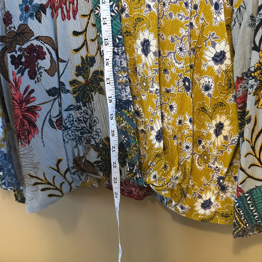 Umgee Multicolor Floral V-Neck Blouse - Picture 8 of 8